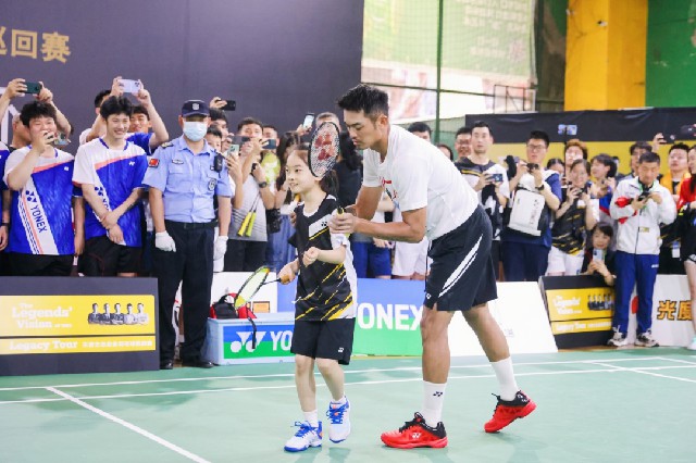 形成强烈的 形成强烈的